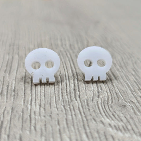 Acrylic skull earrings in white